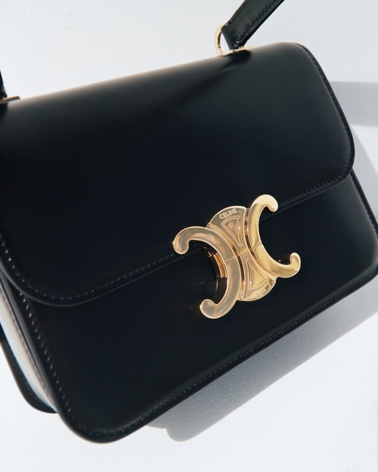 Triomphe: Αυτή η τσάντα είναι το σύγχρονο σύμβολο του οίκου Celine