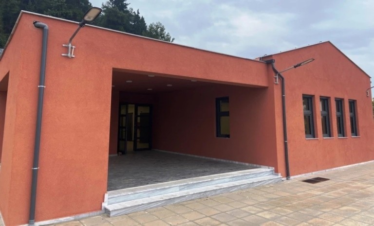 Ελλάδα: Σε ποια πόλη λειτουργεί το πρώτο δημόσιο «παθητικό» σχολείο – Πώς μειώνει τα κόστη σε θέρμανση και ψύξη