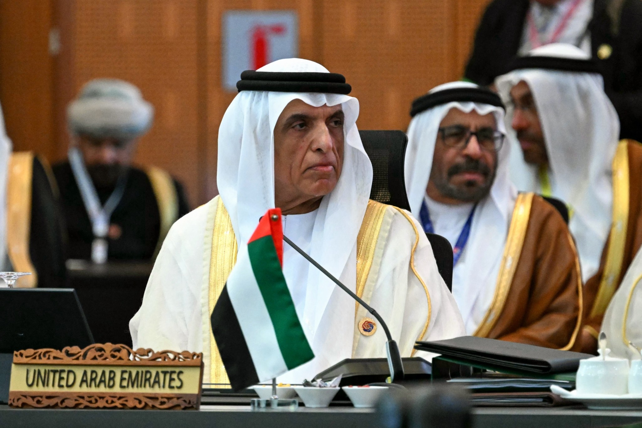 Οι 7 θρόνοι της ερήμου και οι βασιλικές δυναστείες των εμιράτων