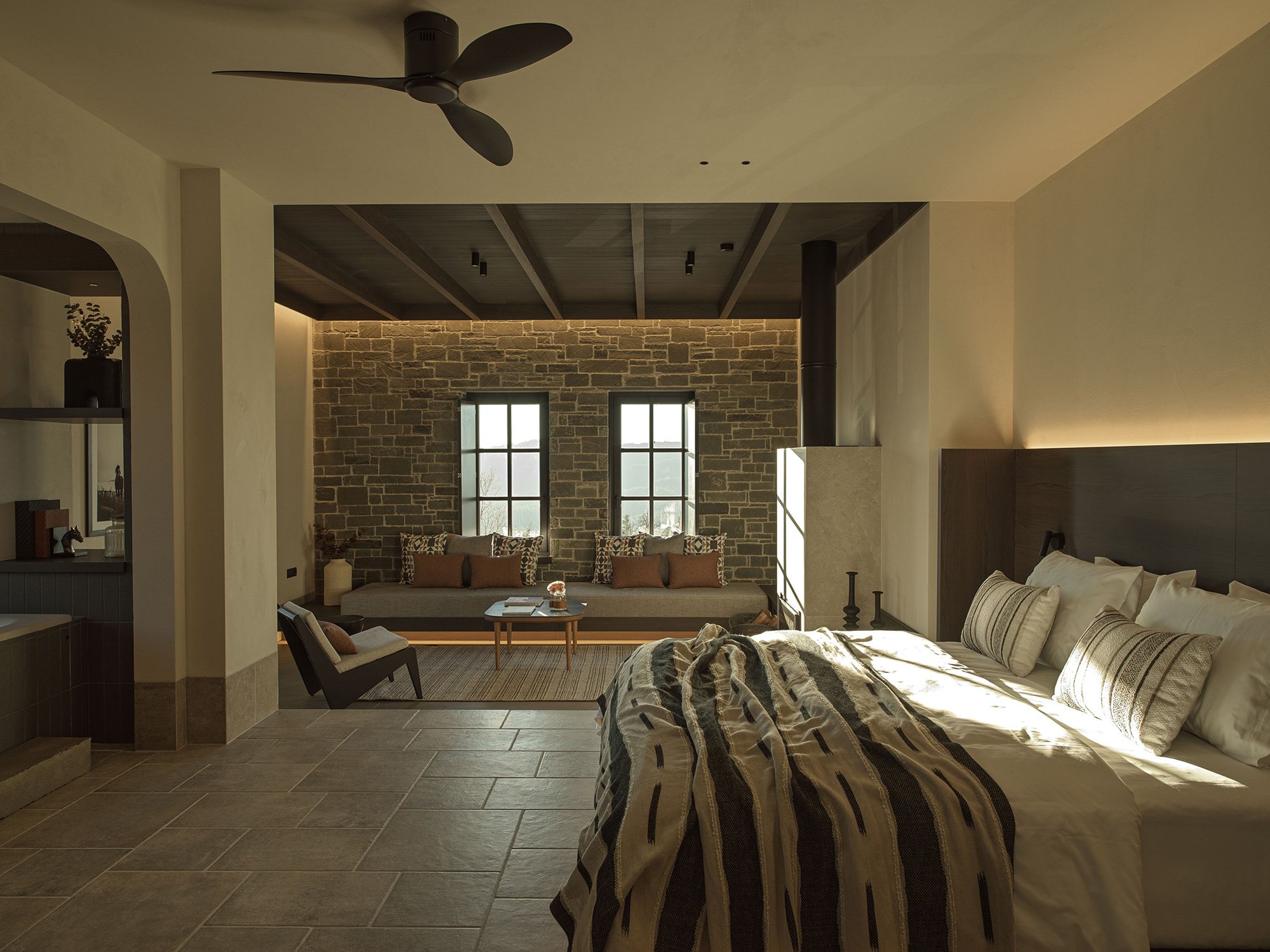 10 εμπειρίες που αξίζουν: Θέατρο, vintage shopping και μια απόδραση στο βουνό