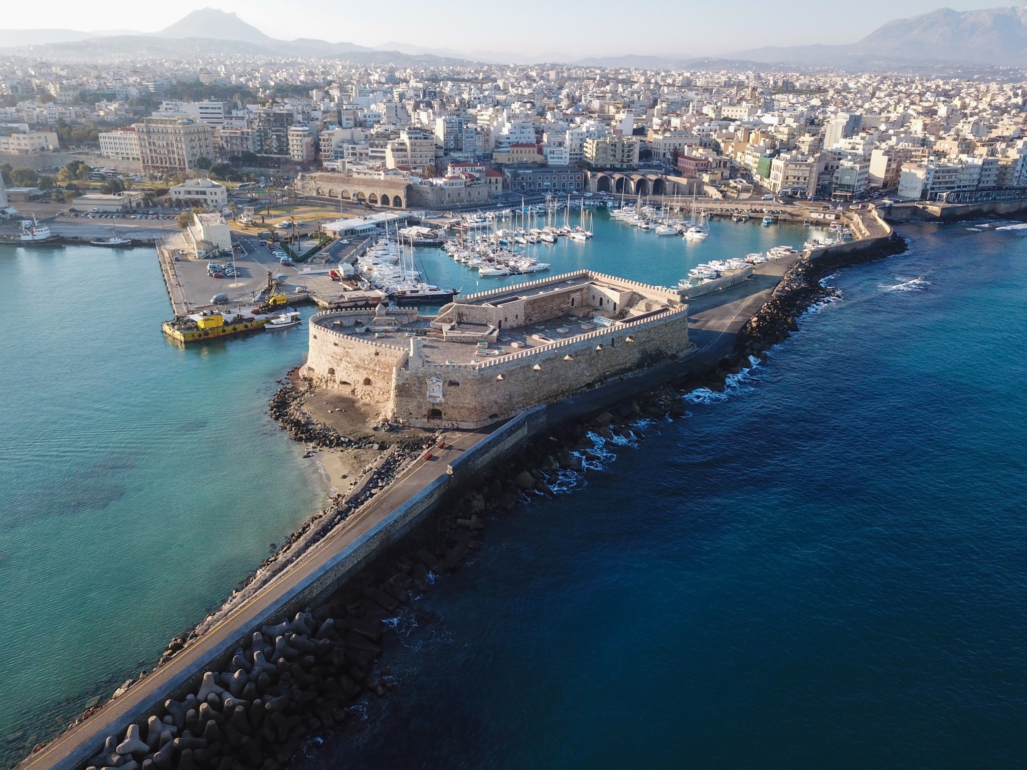 Αλέξης Καλοκαιρινός, δήμαρχος Ηρακλείου: «Στόχος η πόλη να γίνει προορισμός για city break»