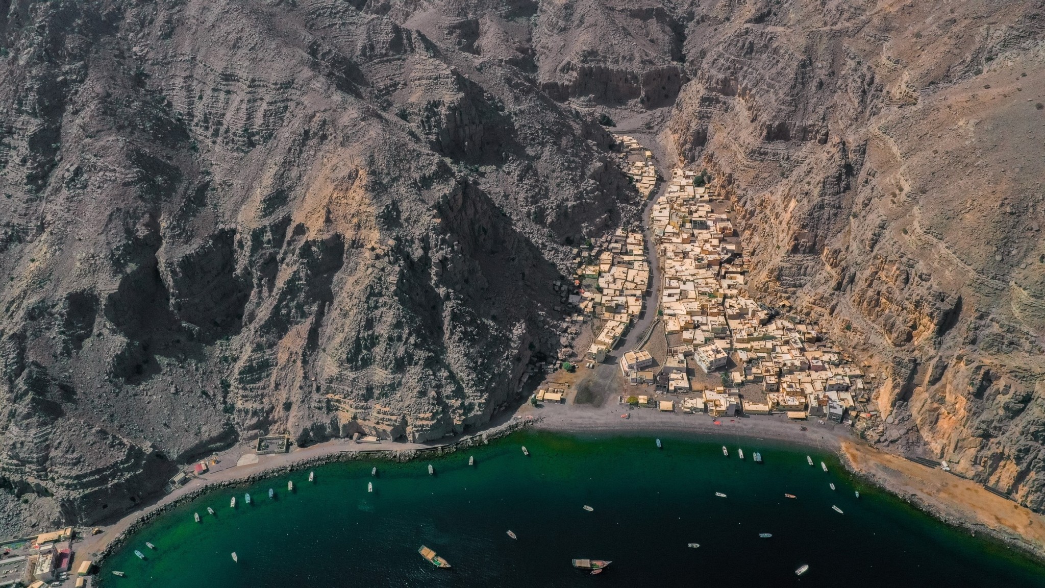 Μουσαντάμ: Η παράξενη ιστορία της xερσονήσου που ελέγχει τα Στενά του Ορμούζ