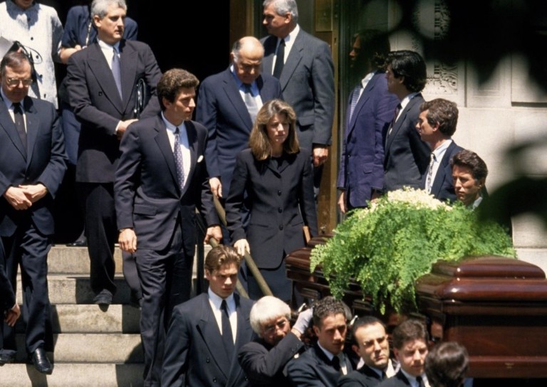 Τζάκι Κένεντι Ωνάση: Η ιστορία της τελευταίας σχέσης της ζωής της