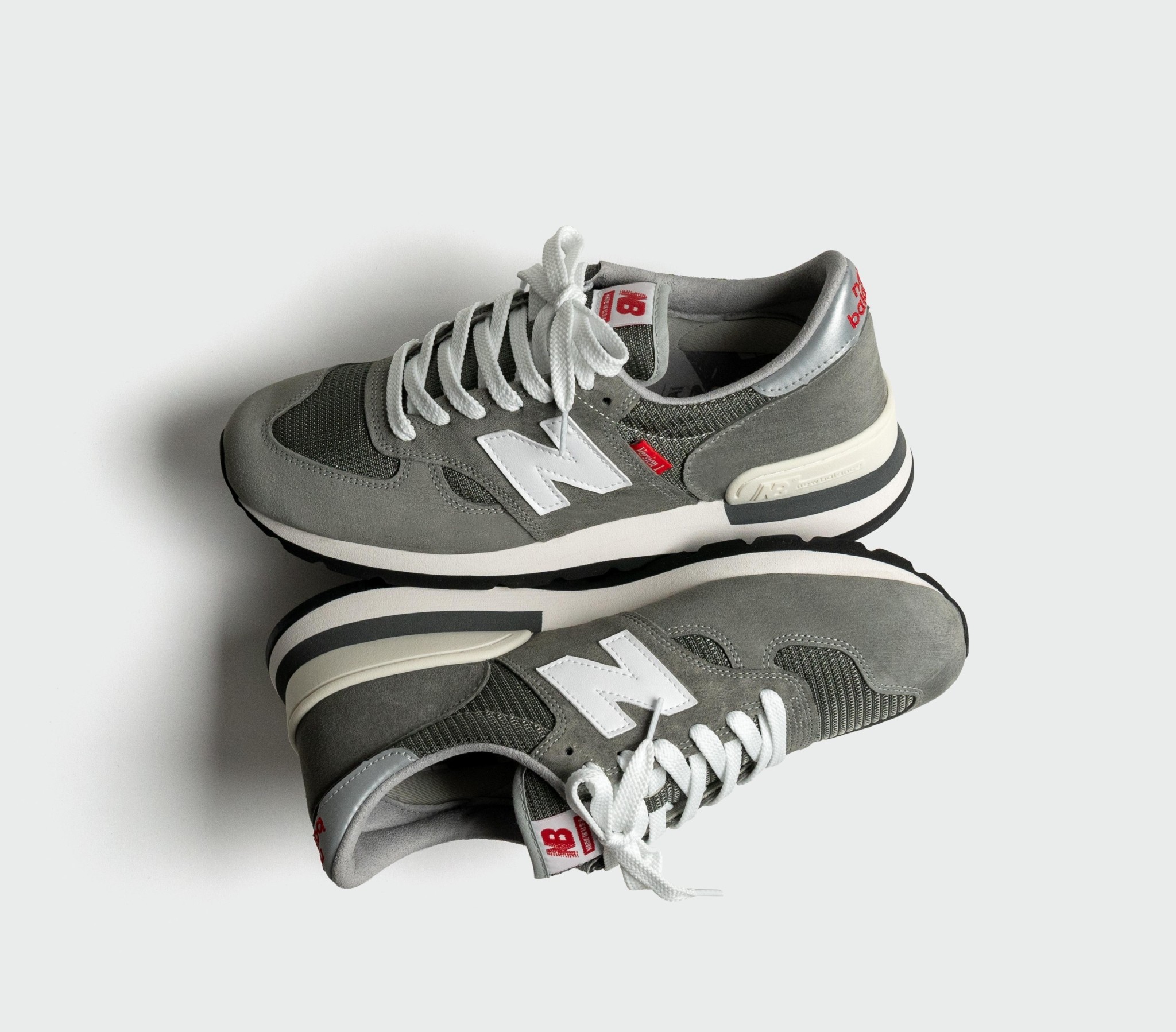 “To παπούτσι του μπαμπά” που εκτόξευσε τη New Balance παγκοσμίως