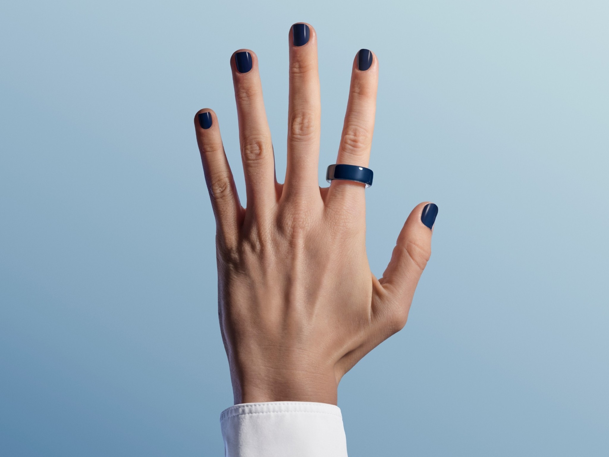 Ρολόι ή δαχτυλίδι; Το μεγάλο ντέρμπι των έξυπνων συσκευών: Oura Ring, Apple Watch και Whoop