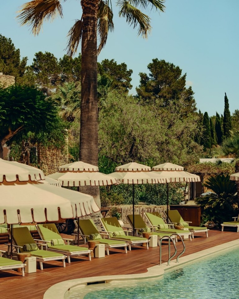 Το τέλος της δωρεάν παρέας και η μεγάλη αγορά της κοινωνικής απομόνωσης