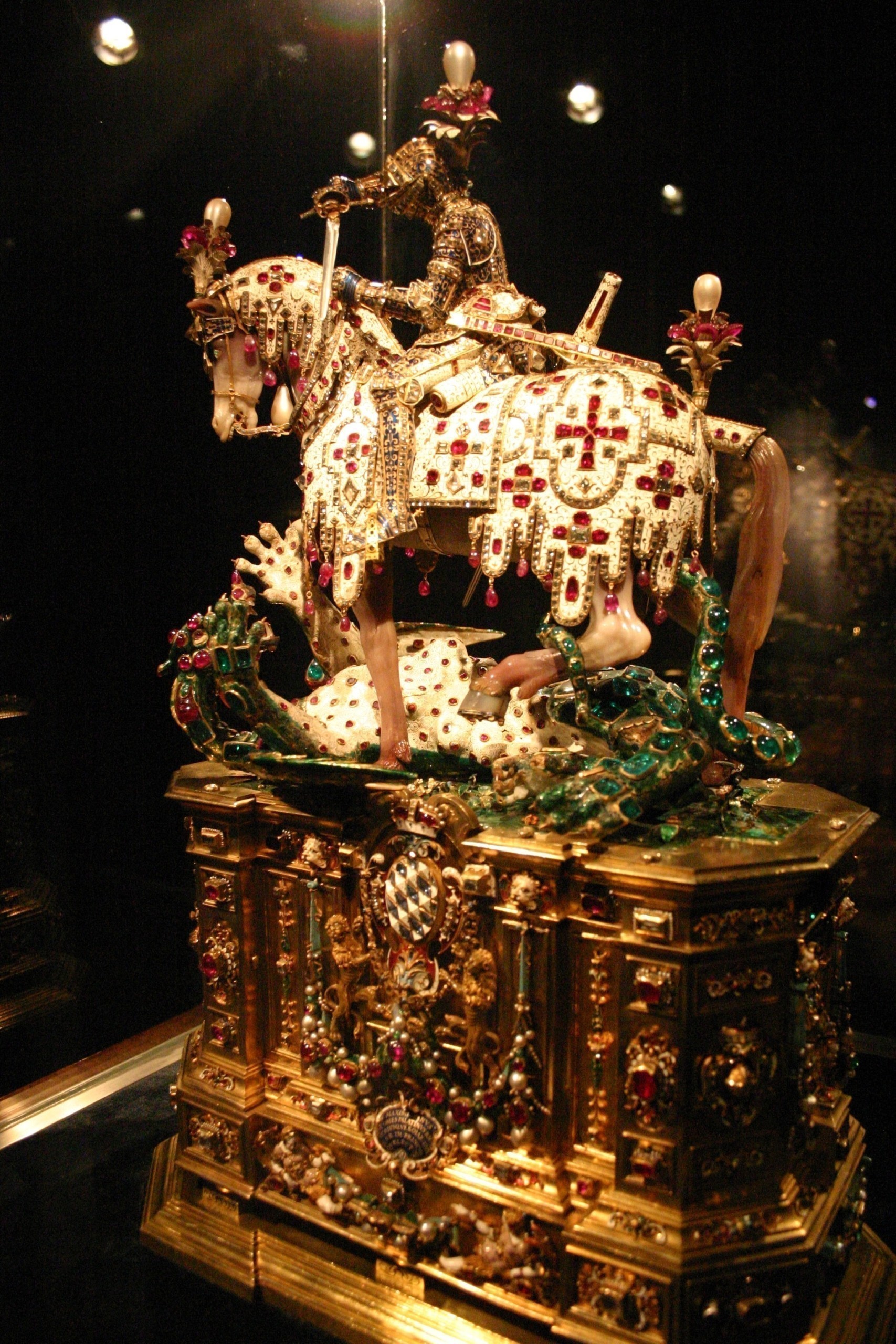 Το παλαιότερο στέμμα της Βρετανίας και γιατί φυλάσσεται στο Μόναχο