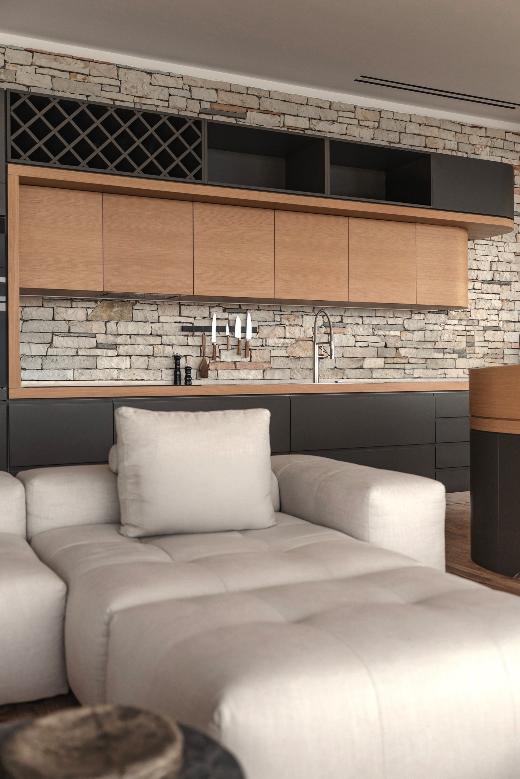 Μια εντυπωσιακή κρυμμένη κατοικία στο Μεγανήσι με μαγική θέα στο Ιόνιο