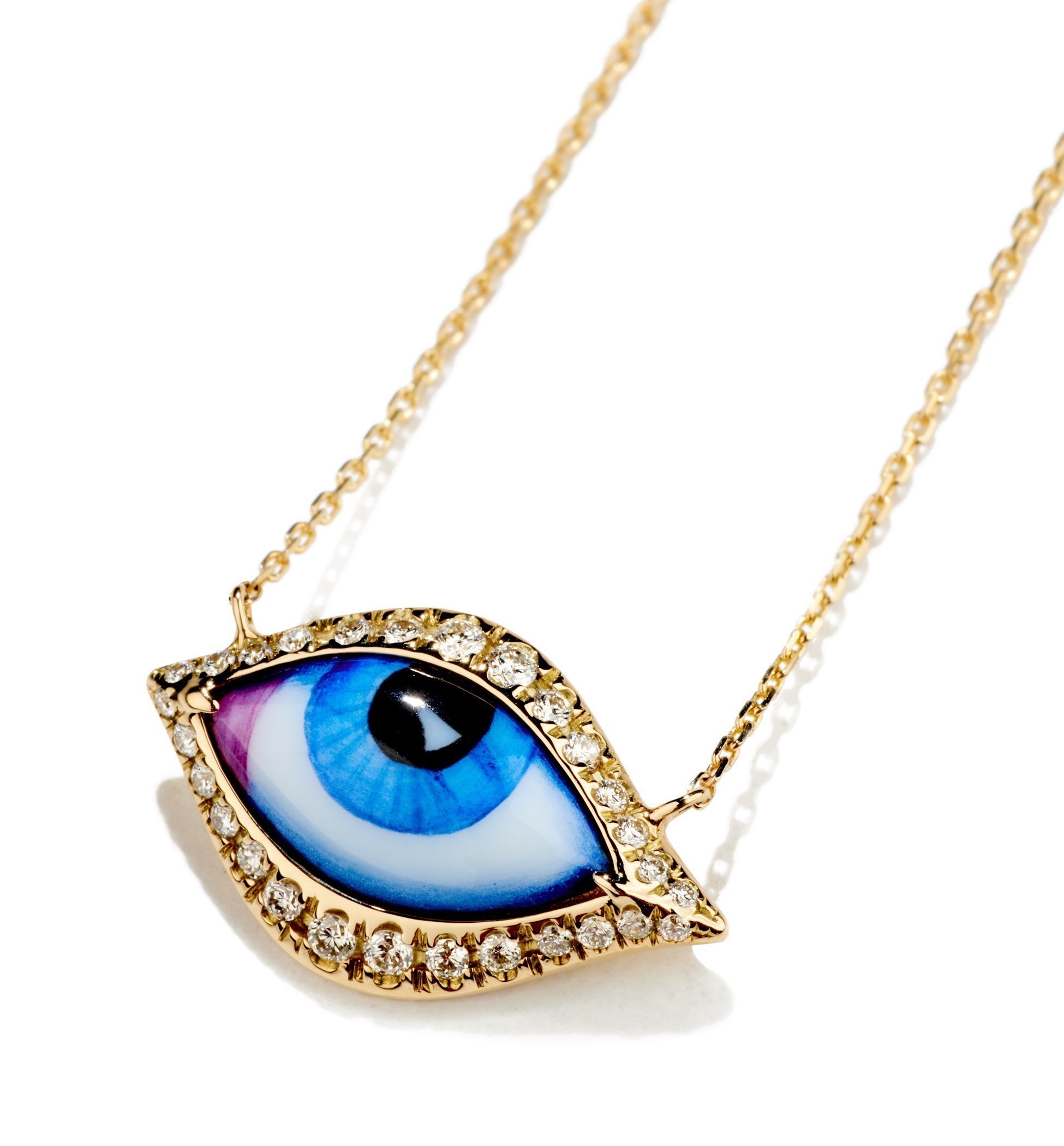 Ιερά κοσμήματα: Σταυροί και φυλαχτά επιστρέφουν στη μόδα