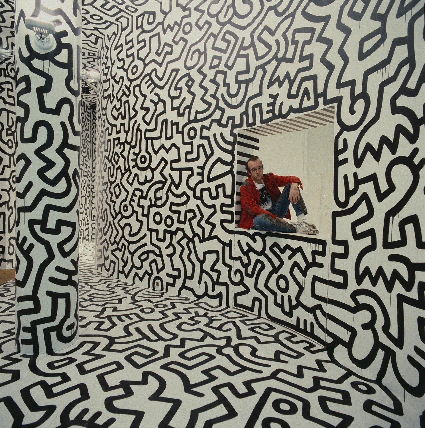 Αλέξης Ακριθάκης Vs Κιθ Χάρινγκ: Δύο μεγάλοι καλλιτέχνες απαντούν στο ίδιο ερώτημα