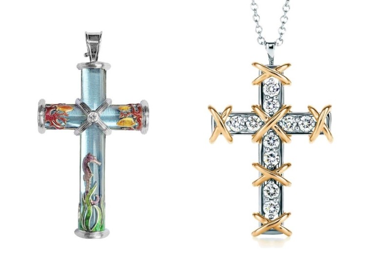 Ιερά κοσμήματα: Σταυροί και φυλαχτά επιστρέφουν στη μόδα
