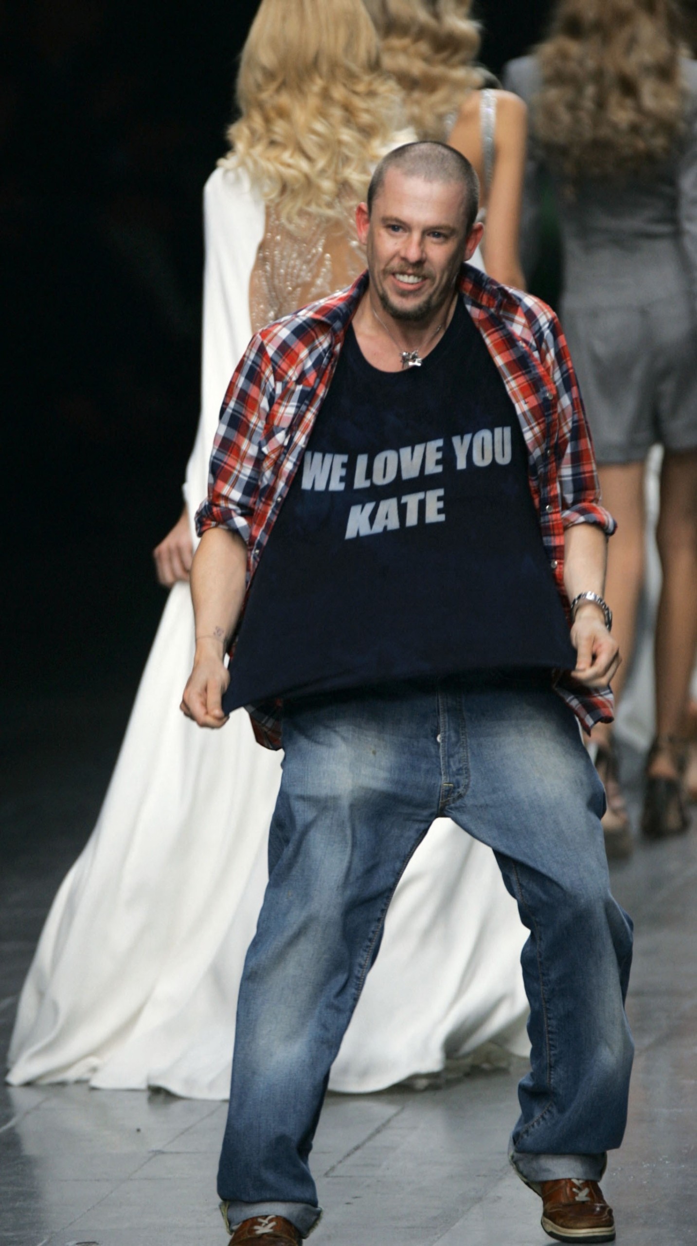 9 μούσες και 1 άνδρας: Οι σχέσεις που άλλαξαν τη μόδα