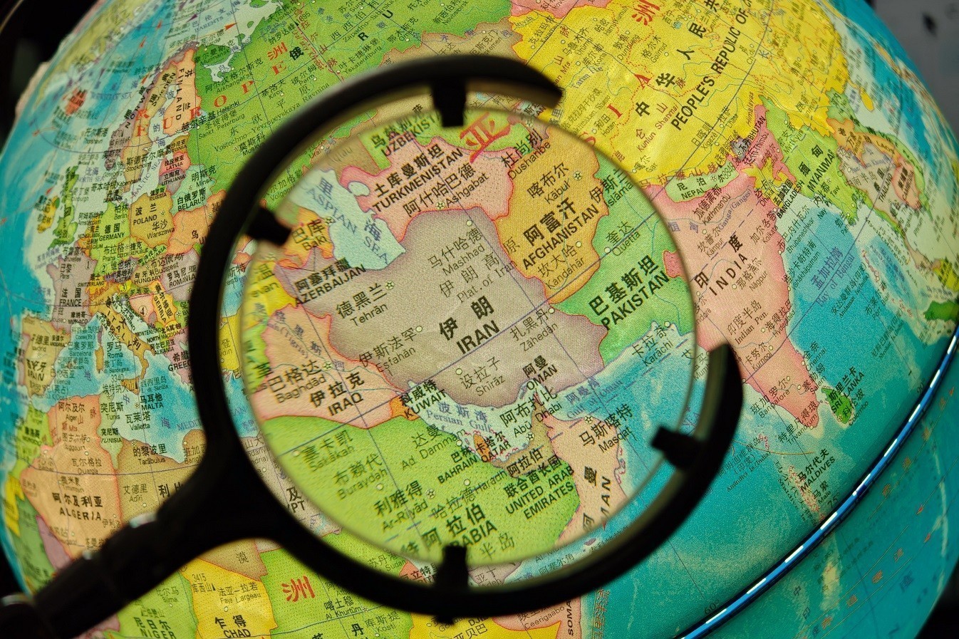 Στενά του Ορμούζ: Γιατί το Ιράν ζητάει να επιβληθούν «διόδια» σε όλα τα πλοία (tweets)