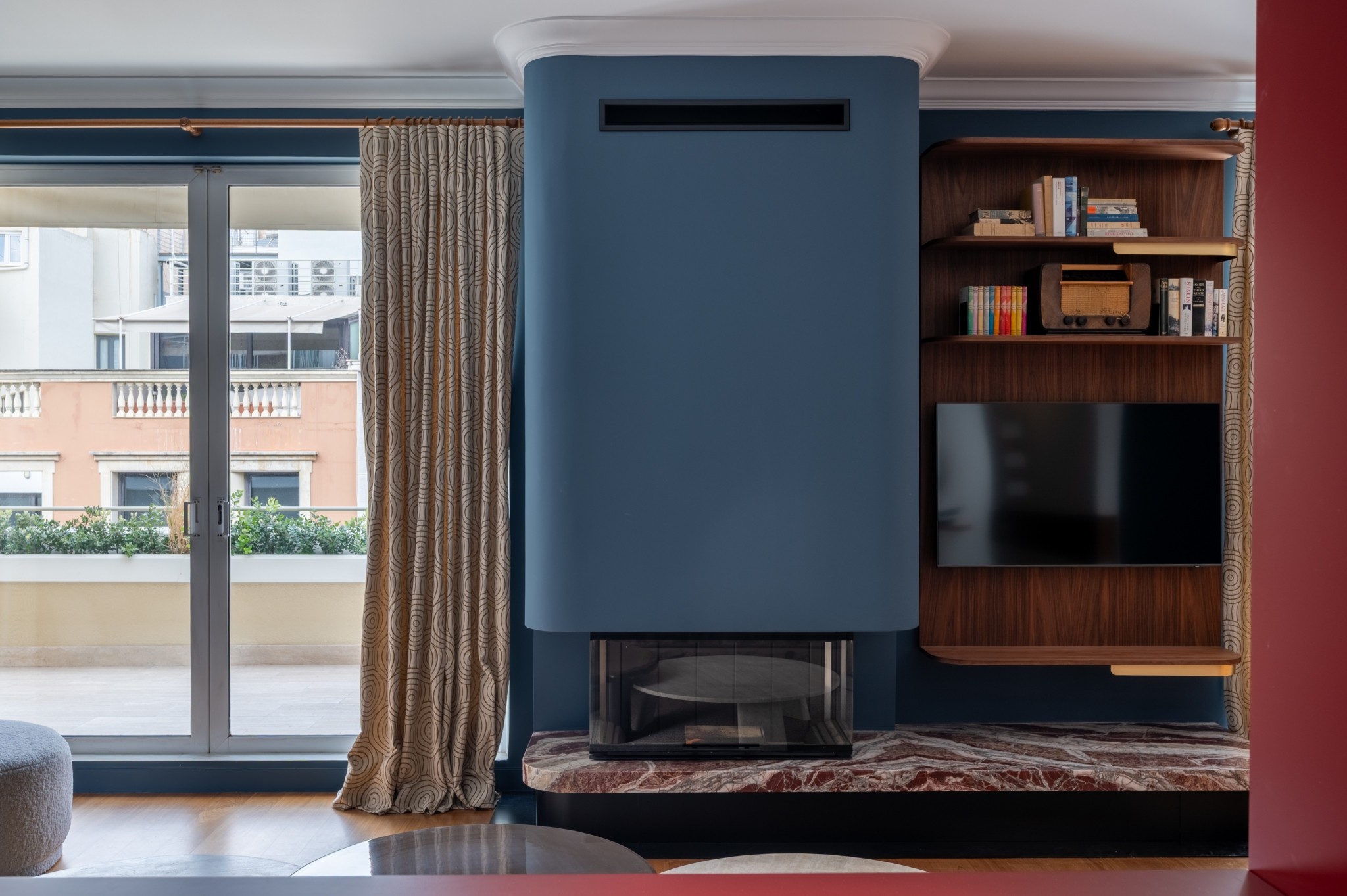 Κολωνάκι: Μια υπέροχη ανακαίνιση ρετιρέ σε πολυκατοικία του μεσοπολέμου