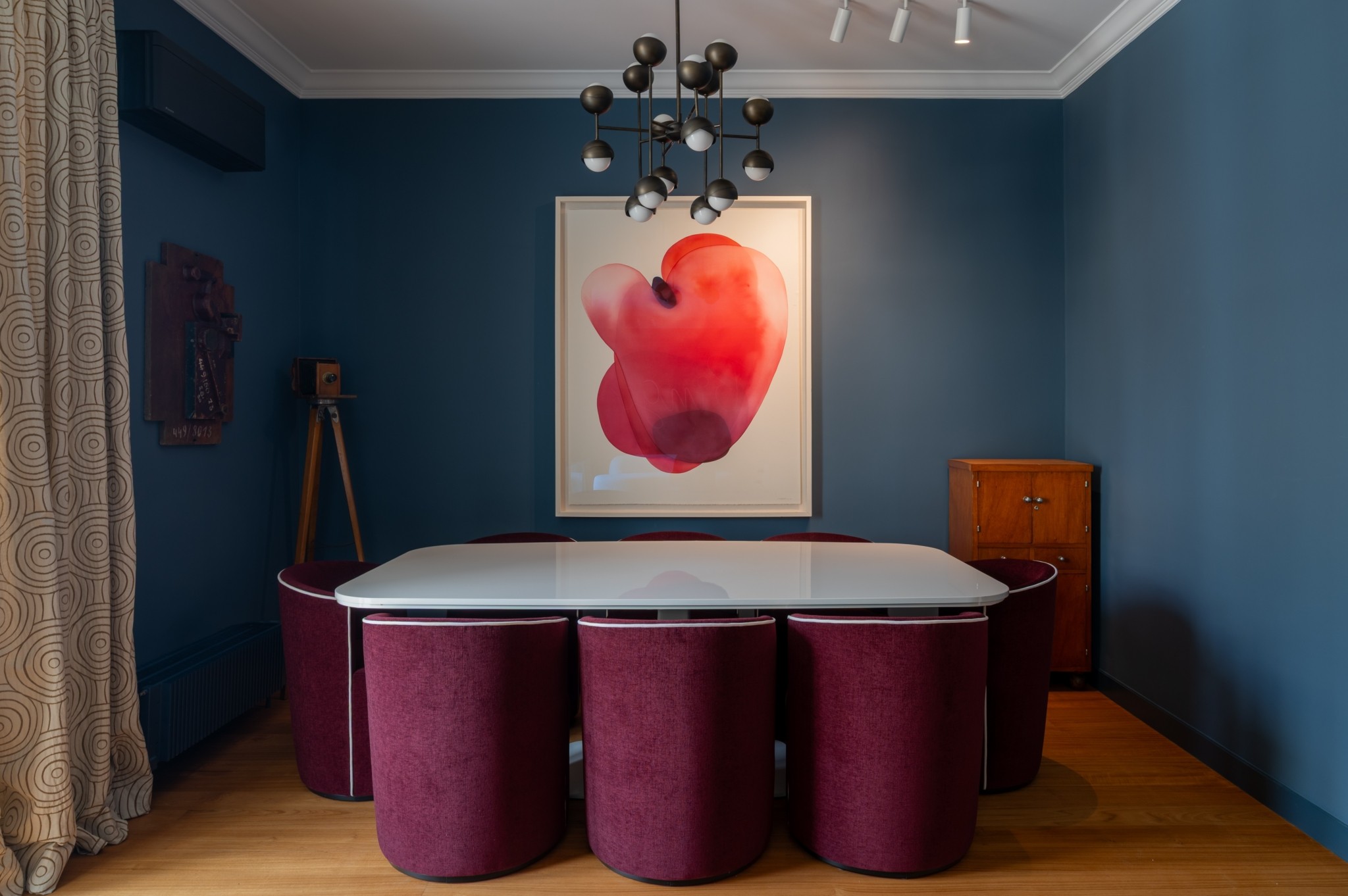 Κολωνάκι: Μια υπέροχη ανακαίνιση ρετιρέ σε πολυκατοικία του μεσοπολέμου