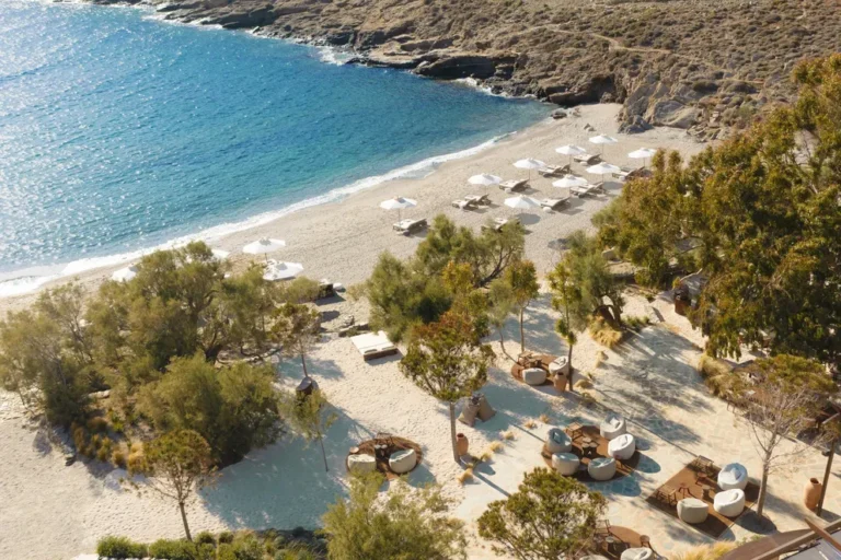 Το One & Only στη Τζια επιστρέφει ως ήσυχος και πολυτελής ναός ευζωίας