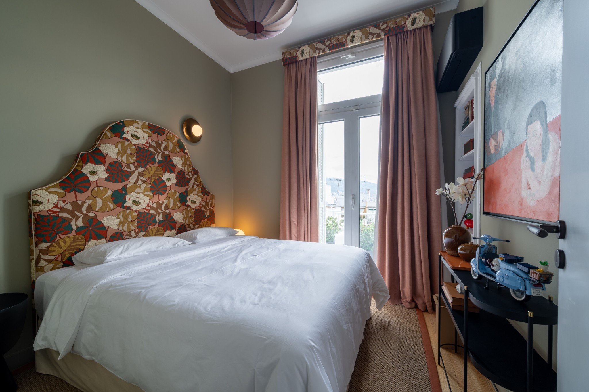 Κολωνάκι: Μια υπέροχη ανακαίνιση ρετιρέ σε πολυκατοικία του μεσοπολέμου