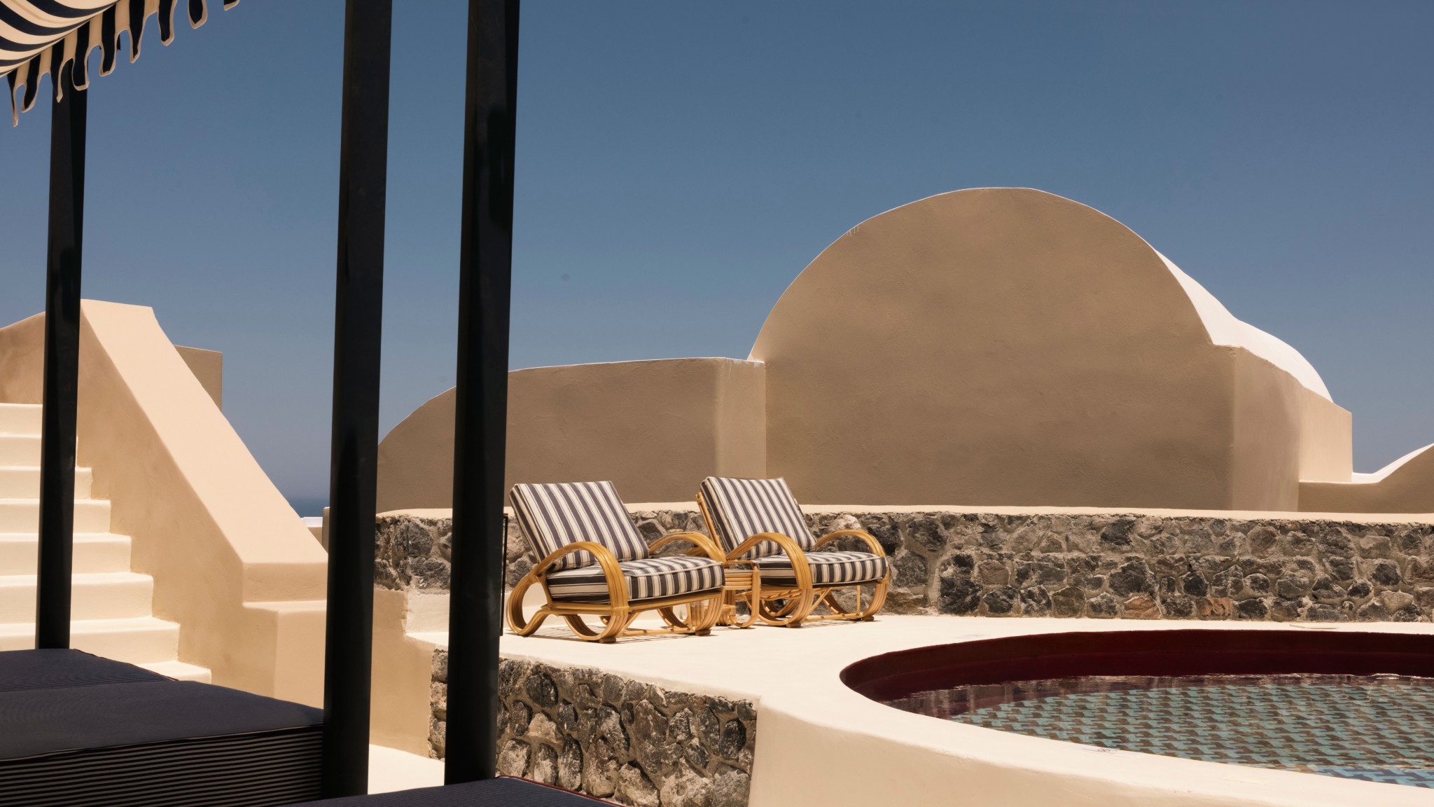 Neema Maison Finikia: Ο σχεδιασμός ενός ξενοδοχείου που έπιασε το νήμα