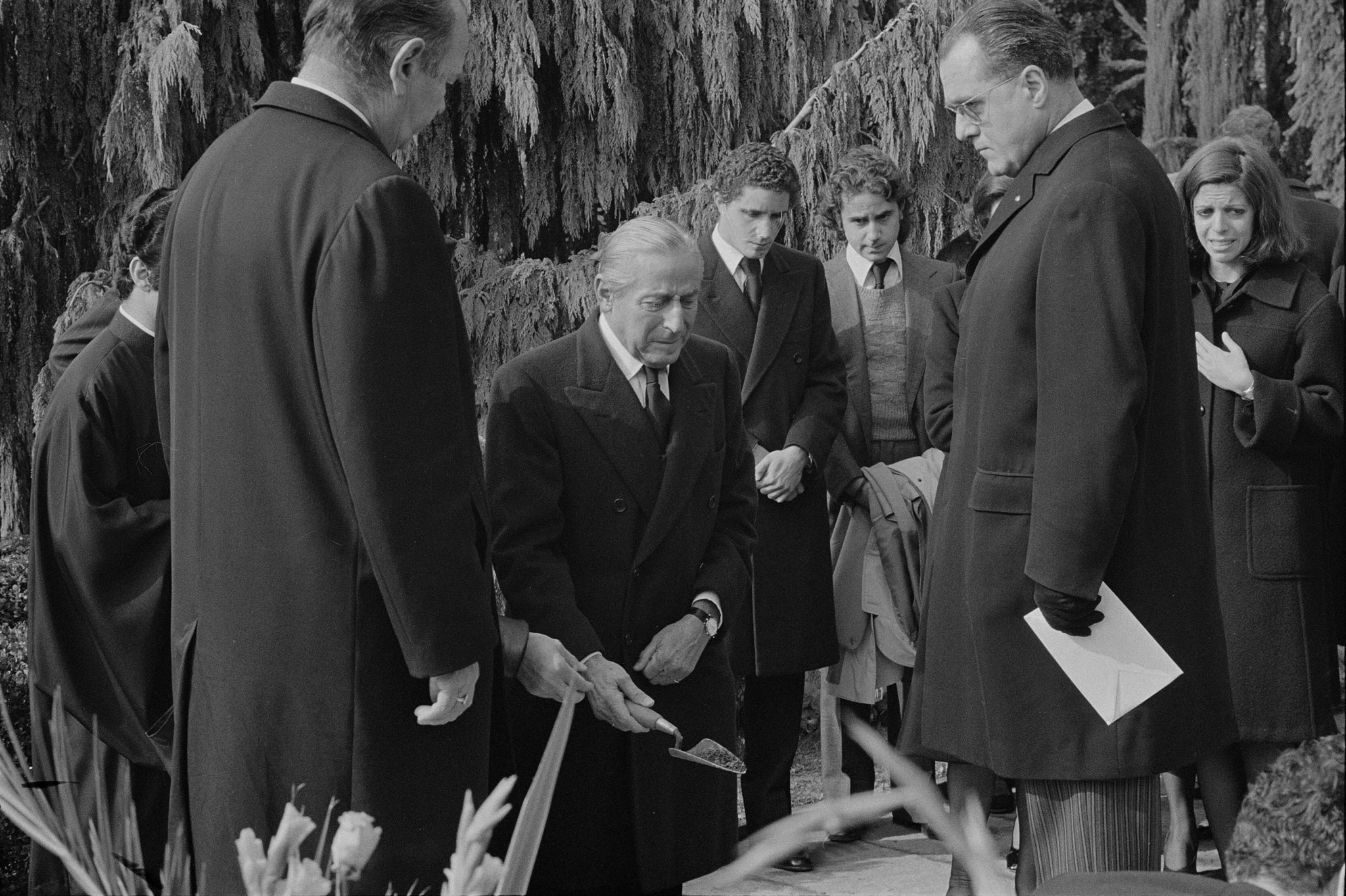 Σταύρος Νιάρχος: Η ζωή, οι γάμοι και η αυτοκρατορία του χρυσού Έλληνα