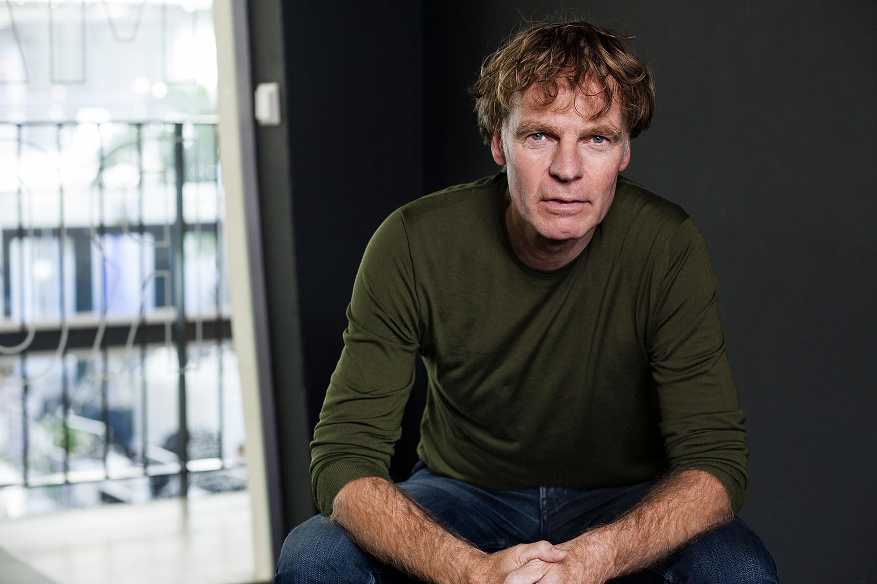 Ο θρυλικός αρχιτέκτονας που δημιουργεί ένα αθλητικό παλάτι στα Τίρανα