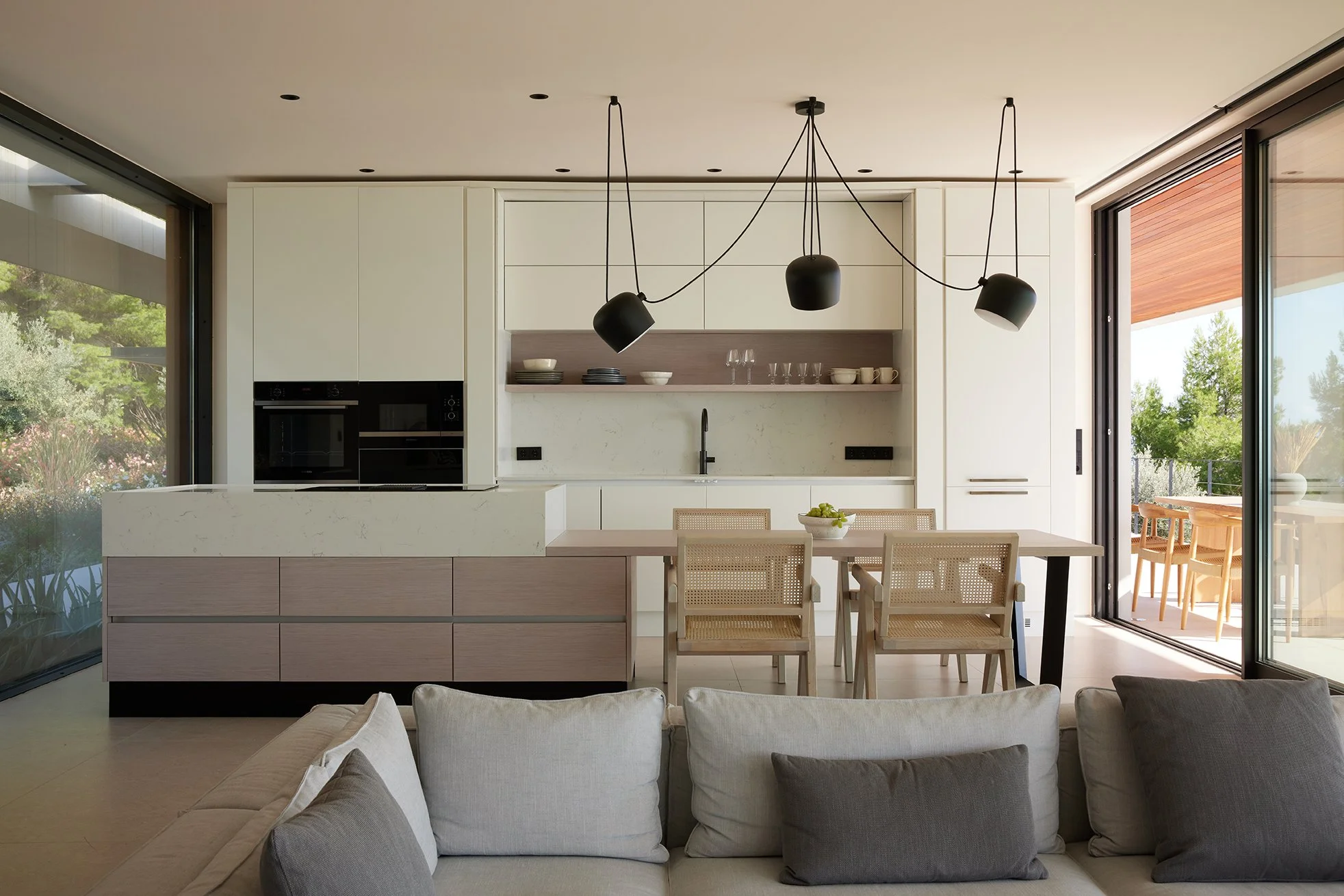 Δύο εντυπωσιακές design κατοικίες στη Ναύπακτο