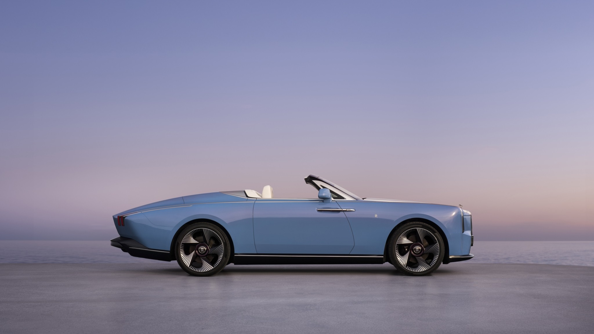 Διθέσια Rolls-Royce Nightingale: 100 κομμάτια των 8 εκατομμυρίων