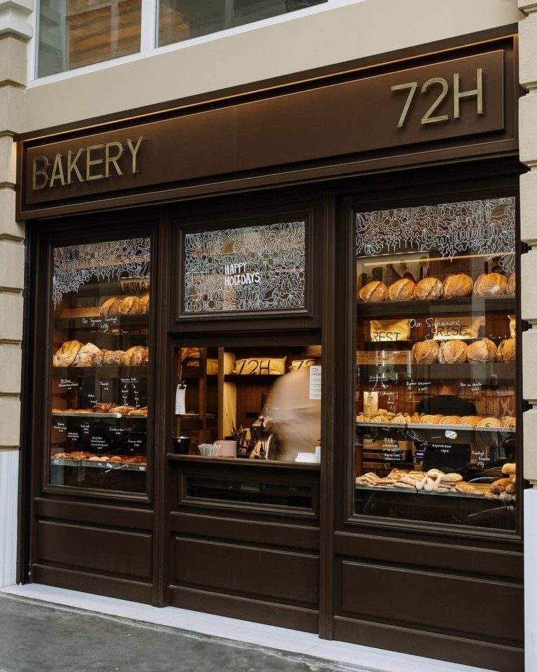 Οι Ελληνες έμαθαν να κάνουν ουρές – Σε αυτά τα σημεία το απολαμβάνουν