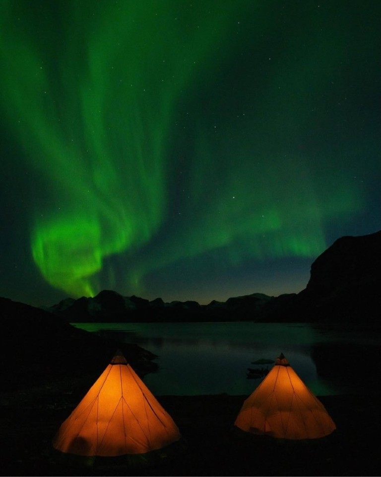 Ταξίδι ζωής στη Γροιλανδία: Σκηνές με θέα στα παγόβουνα
