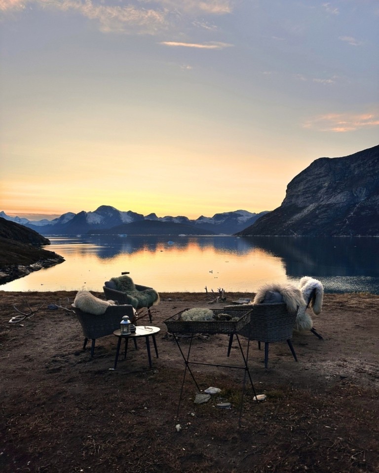 Ταξίδι ζωής στη Γροιλανδία: Σκηνές με θέα στα παγόβουνα