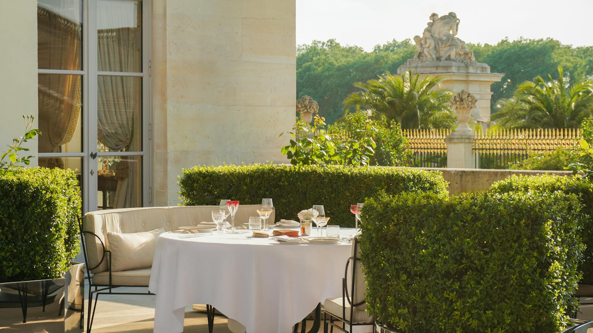 Le Grand Contrôle: Το πολυτελές ξενοδοχείο που βρίσκεται μέσα στις Βερσαλλίες