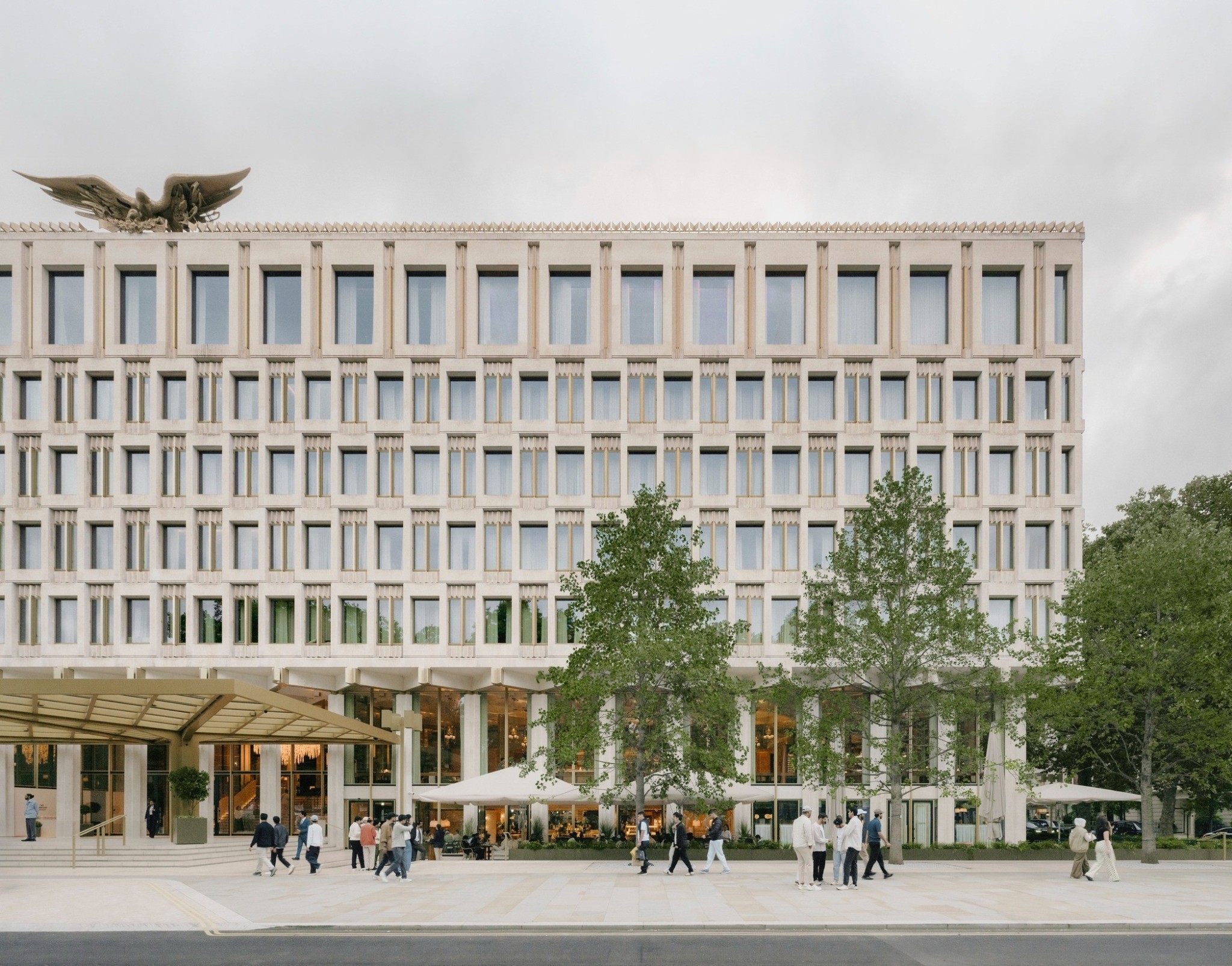 Ο φούρνος έγινε γκαλερί, ο στρατώνας ξενοδοχείο και η εκκλησία κολυμβητήριο