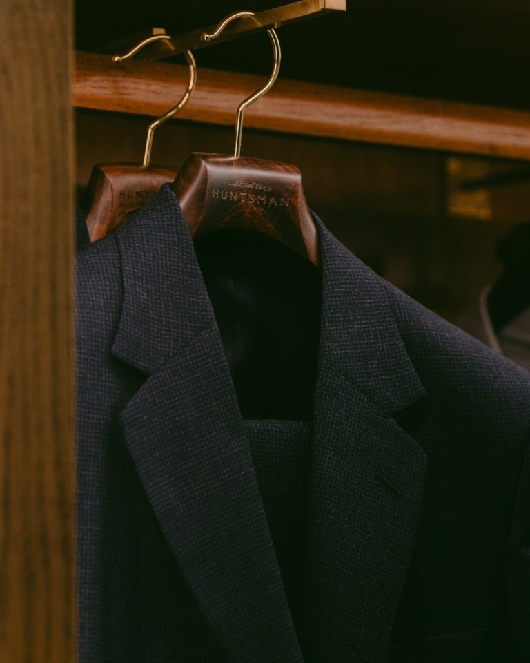 Γιατί ένα χειροποίητο κοστούμι των 8.000 ευρώ μπορεί να είναι φθηνότερο από ένα των 2.500