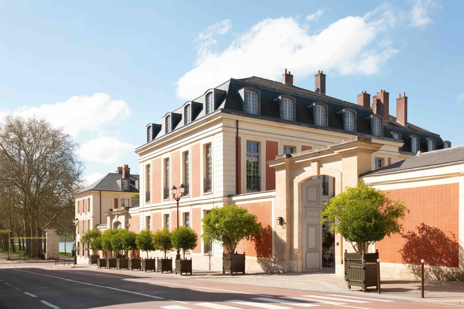 Le Grand Contrôle: Το πολυτελές ξενοδοχείο που βρίσκεται μέσα στις Βερσαλλίες