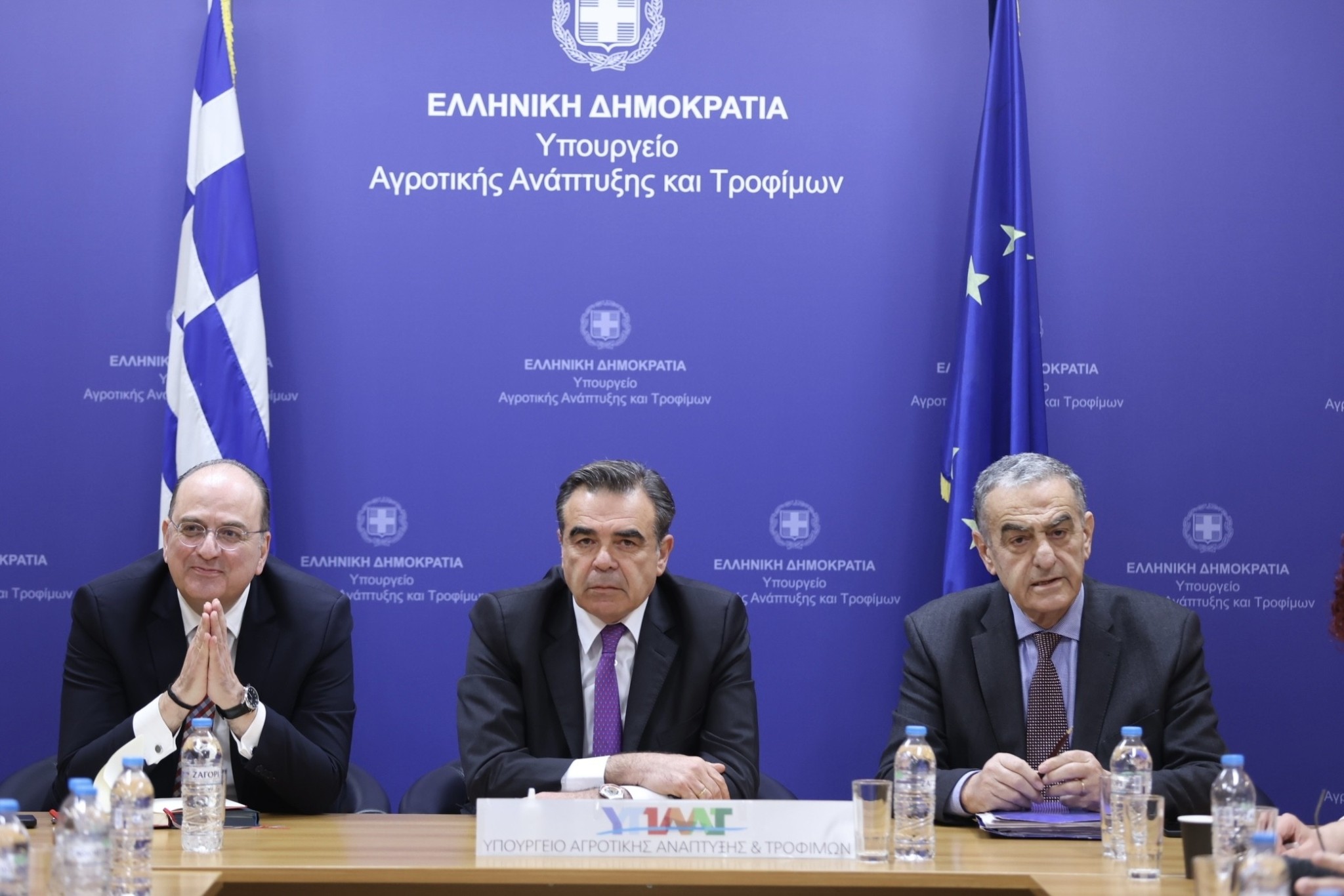 Αφθώδης πυρετός: Ψυχραιμία, αυστηρή τήρηση των μέτρων και στήριξη των πληγέντων το μήνυμα της σύσκεψης στο ΥΠΑΑΤ