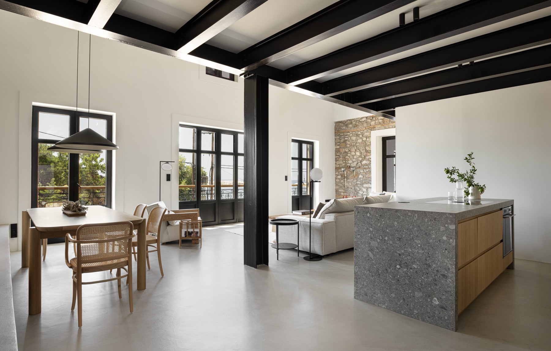 Δυο design κατοικίες σε Θάσο και Κύθηρα