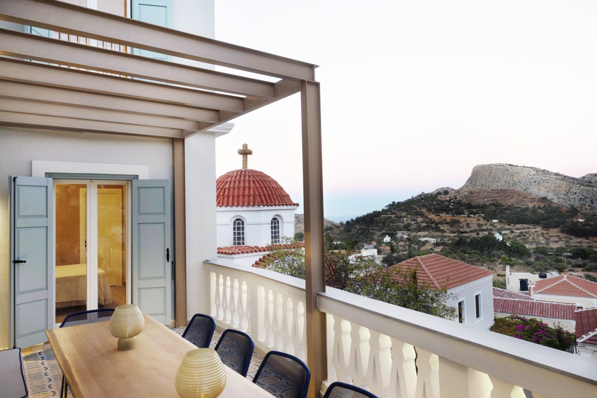 Δύο έργα σε Μάνη και Κάρπαθο αποθεώνουν την τέχνη του ντόπιου μάστορα