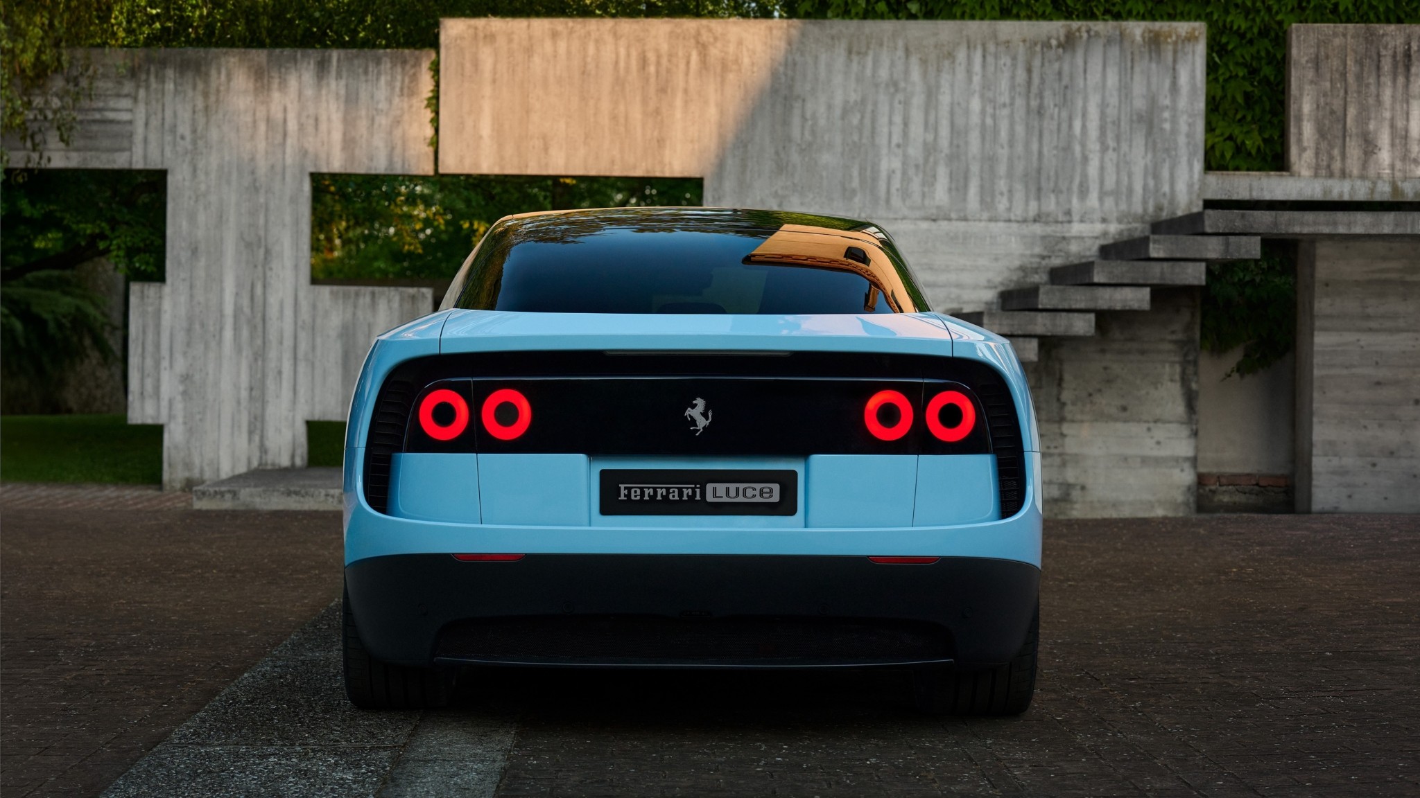 Τι είναι αυτό; Η ηλεκτρική Ferrari που γεννήθηκε σαν iPhone