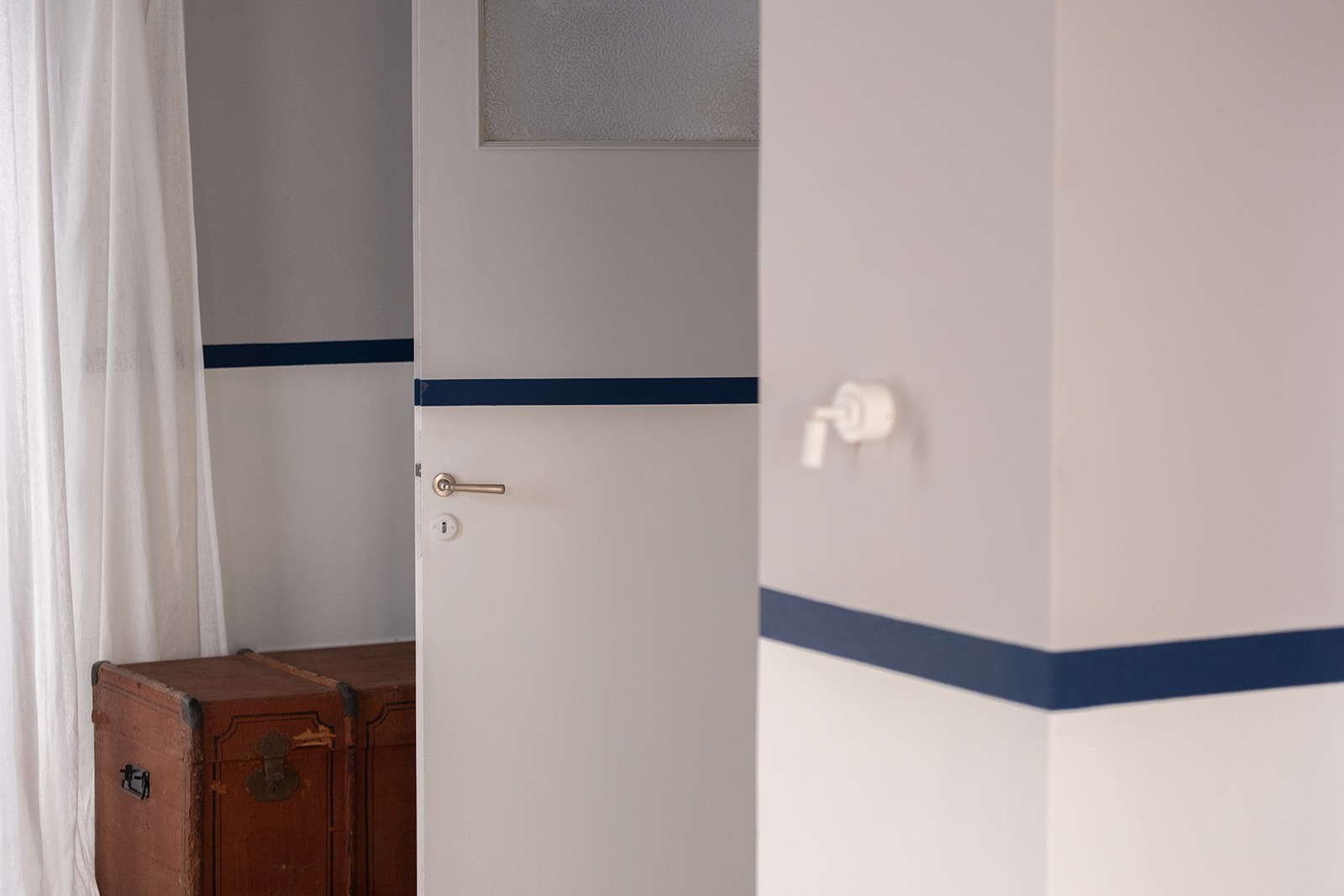 Δυο προσεγμένες μικροσκοπικές κατοικίες στο κέντρο της Αθήνας