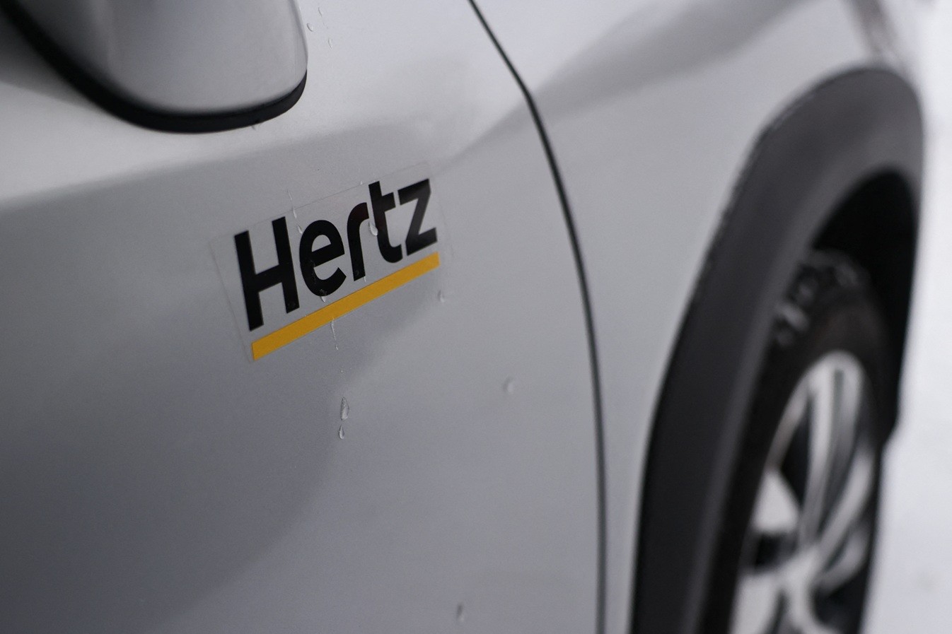 Hertz: Δύσκολο ξεκίνημα για το 2026 με ζημιές και αυξημένο κόστος
