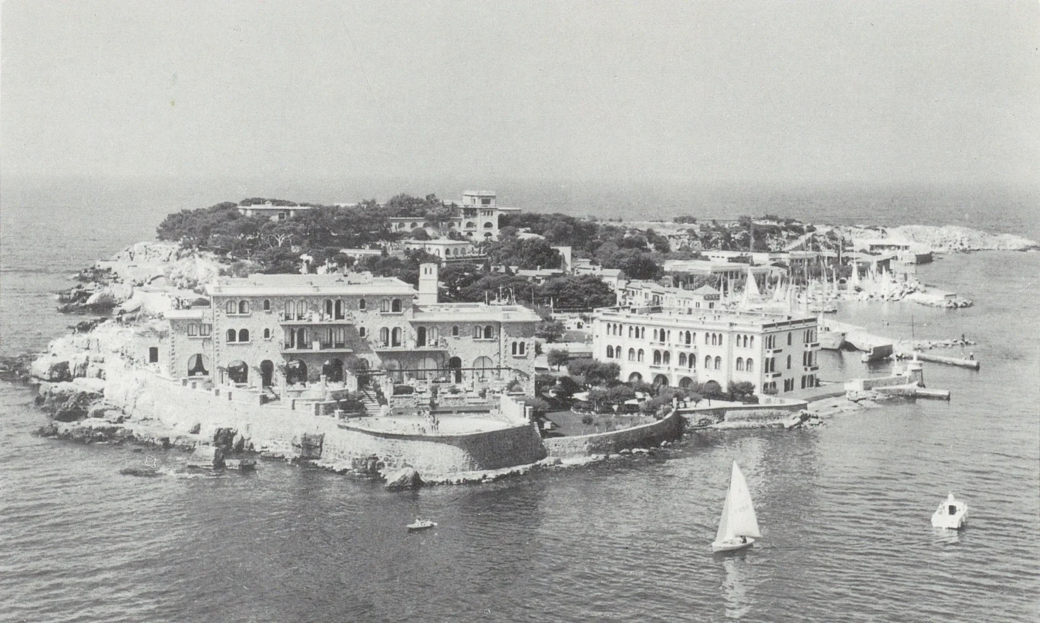 Το εξοχικό ενός εκατομμυριούχου μετατρέπεται σε πεντάστερο θέρετρο