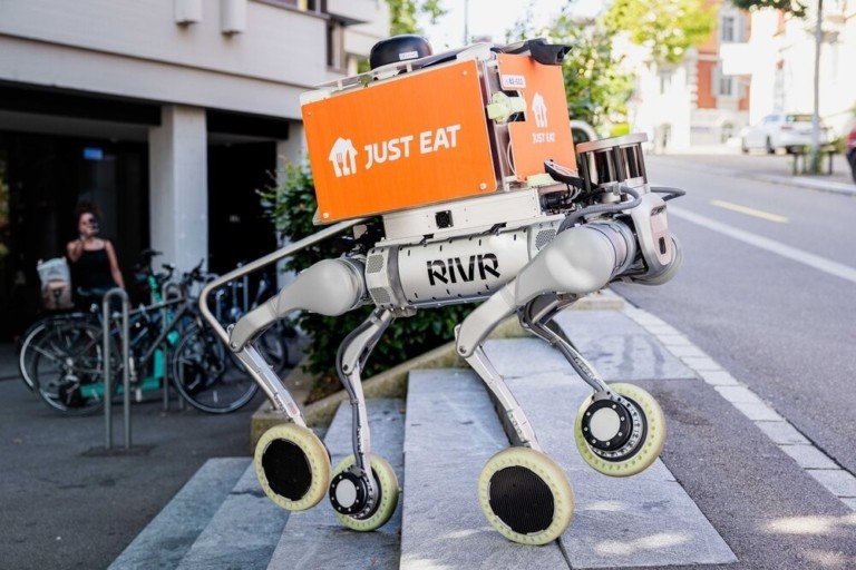 Prosus: Το στοίχημα των $3,6 δισ. στο delivery και η επιστροφή της Just Eat στην ανάπτυξη