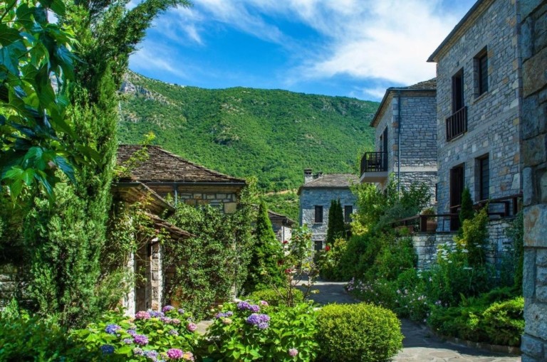 Το Aristi Mountain Resort αλλάζει χέρια 20 χρόνια μετά – Ο δημιουργός του Βασίλης Ιωσηφίδης και το αποτύπωμά του στην Ηπειρο