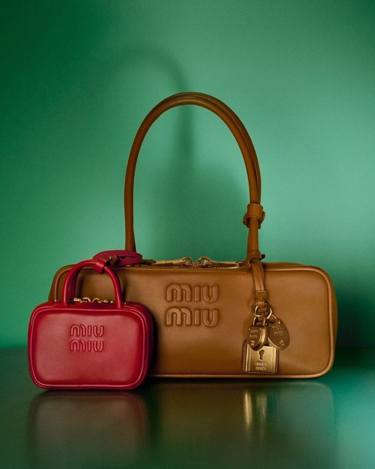 Μόδα: Ποια είναι η bowling bag και γιατί επιστρέφει