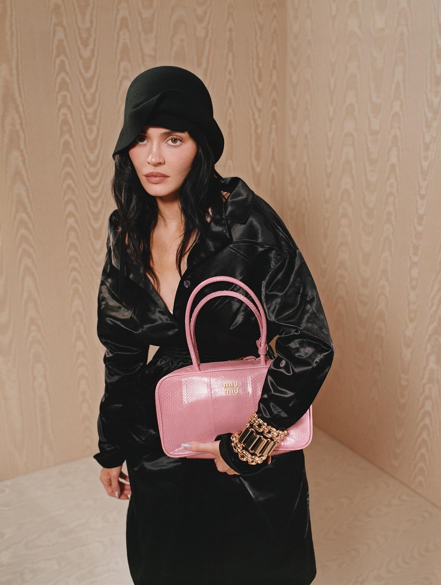 Μόδα: Ποια είναι η bowling bag και γιατί επιστρέφει