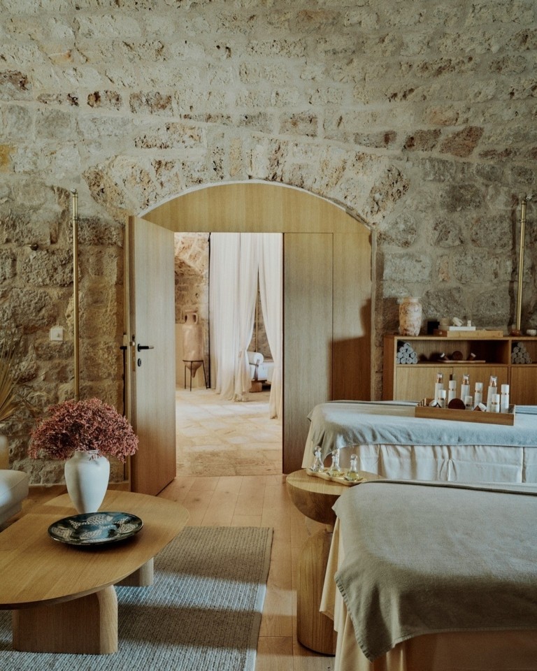 Το φρούριο που έγινε πεντάστερο ξενοδοχείο σε ένα μικροσκοπικό νησί δύο ώρες από την Αθήνα