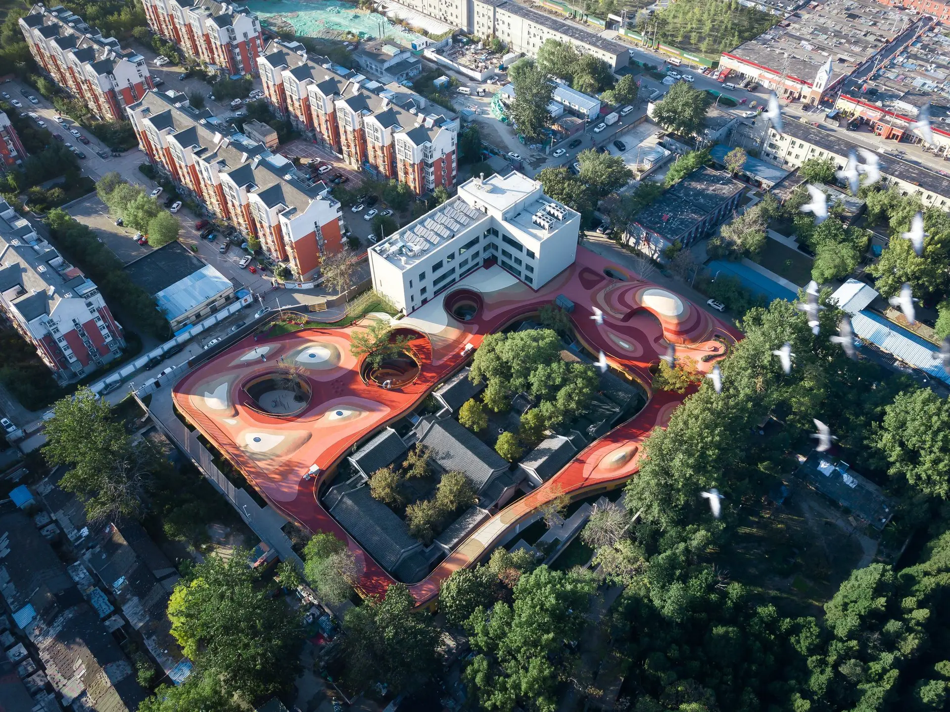 Απίθανες παιδικές χαρές με την υπογραφή αρχιτεκτόνων και καλλιτεχνών