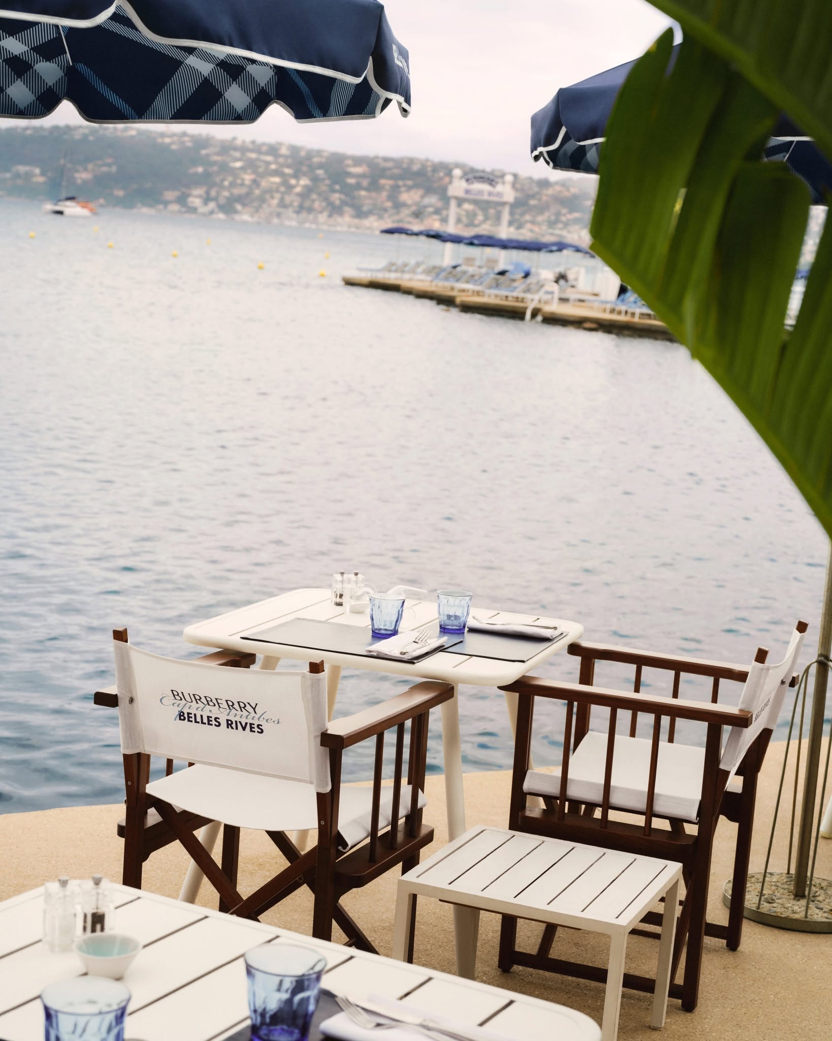 Ομπρέλες Gucci, ξαπλώστρες Βurberry: Τα πιο όμορφα beach club στην Ευρώπη 
