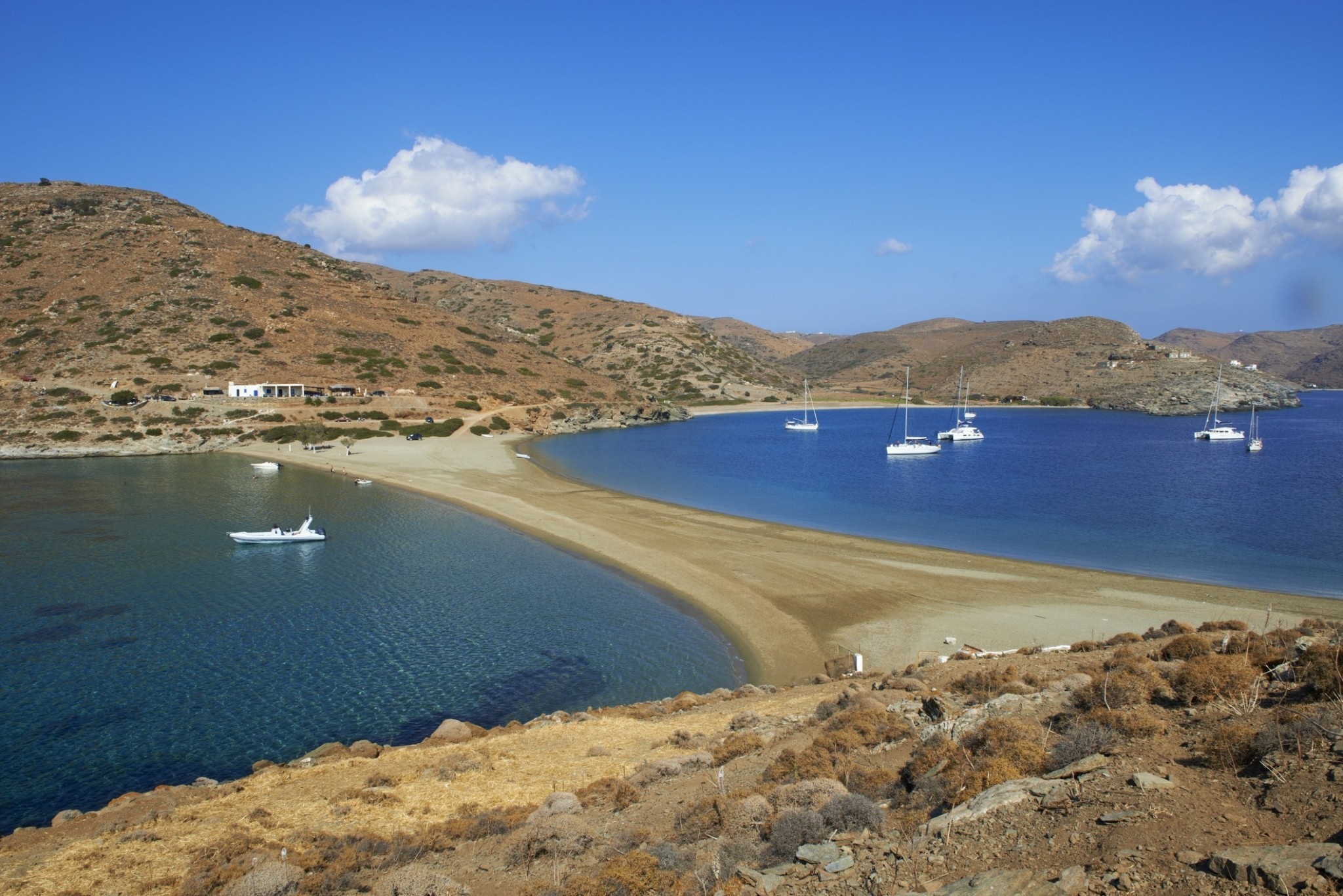 Οι Αθηναίοι δραπετεύουν μαζικά στην Κύθνο