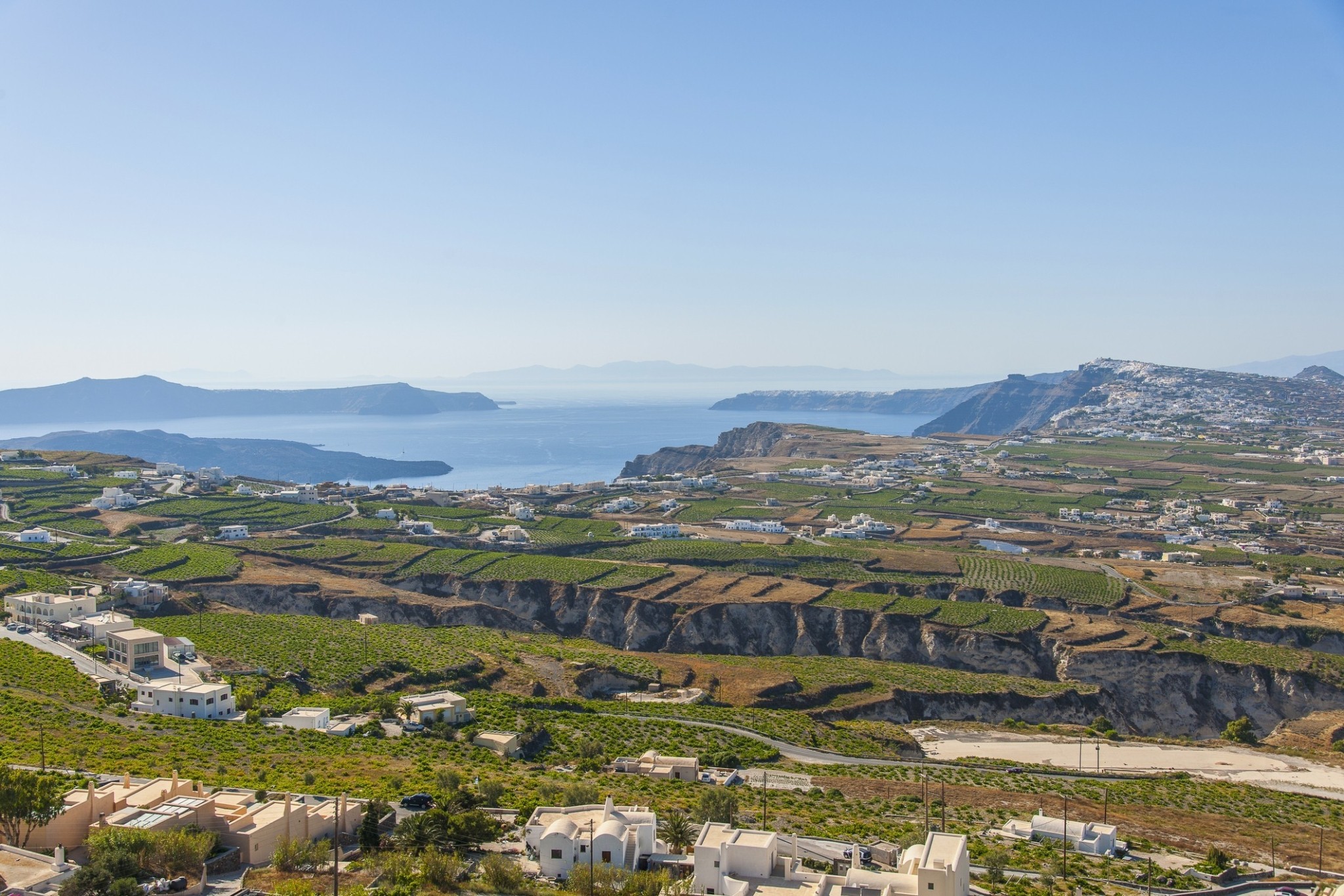 Μια κρίσιμη στιγμή για τη Σαντορίνη: Η κουλούρα, τα γραμμικά αμπέλια και μια τολμηρή ιδέα