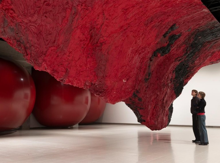Anish Kapoor: Τα καθηλωτικά έργα ενός μεγάλου καλλιτέχνη